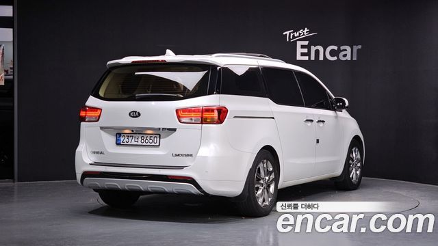 Kia Carnival Gasoline 7-seater Limousine President — пробег 127 491 км — фото 2 из 5