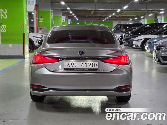 Lexus ES Luxury — пробег 59 904 км — фото 5 из 5