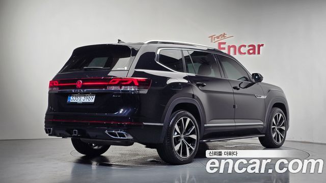 Volkswagen Atlas 2.0 TSI R-LINE 7-Seater — пробег 32 909 км — фото 2 из 5