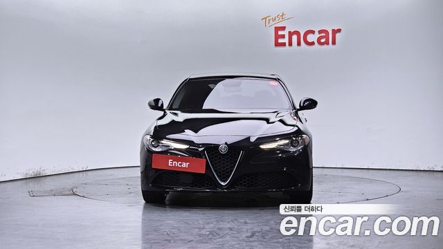 Alfa Romeo Giulia 2.0 — пробег 31 074 км — фото 3 из 5