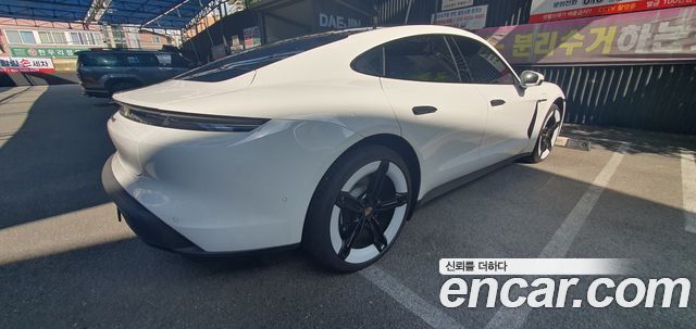 Porsche Taycan из Кореи Encar