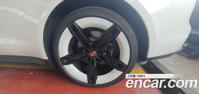 Porsche Taycan из Кореи Encar