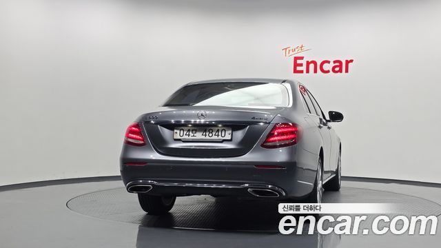 Mercedes-Benz E-Class из Кореи Encar