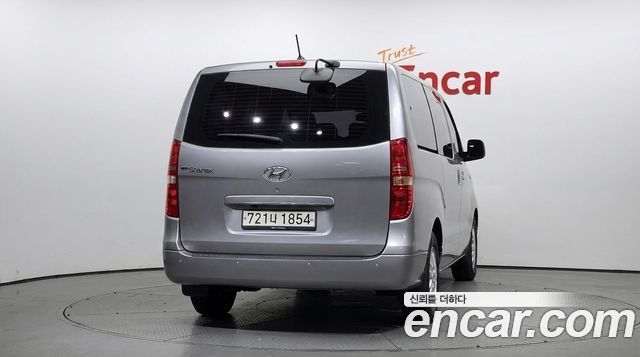 Hyundai Starex 11-Seater Wagon Smart — пробег 97 014 км — фото 4 из 5