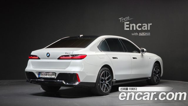 BMW 7-Series 740i sDrive M Sport — пробег 45 764 км — фото 2 из 5