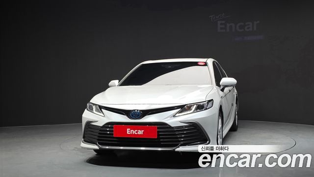 Toyota Camry 2.5 LE Hybrid — пробег 68 274 км — фото 3 из 5