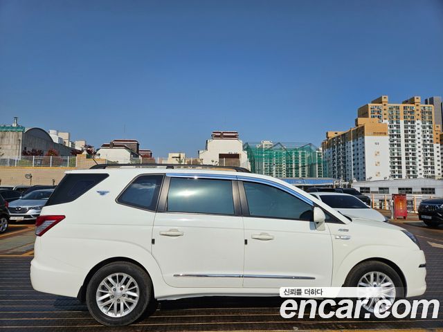 Ssangyong KORANDO 4WD LT 11-seater — пробег 176 603 км — фото 3 из 5