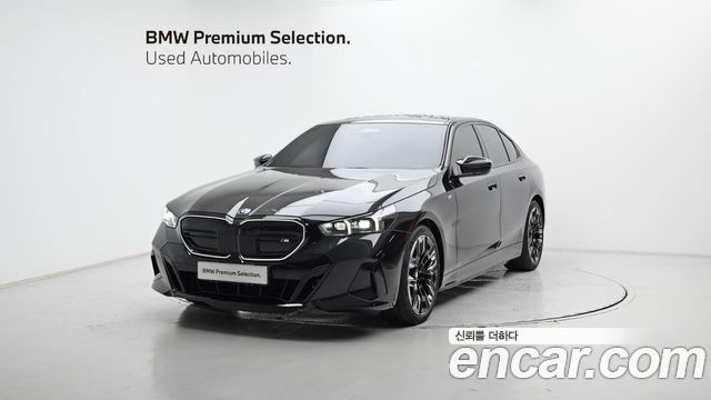 BMW i5 M60 xDrive — пробег 4 213 км — фото 1 из 5