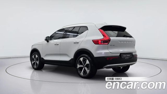 Volvo XC40 B4 Ultra Bright — пробег 10 027 км — фото 4 из 5