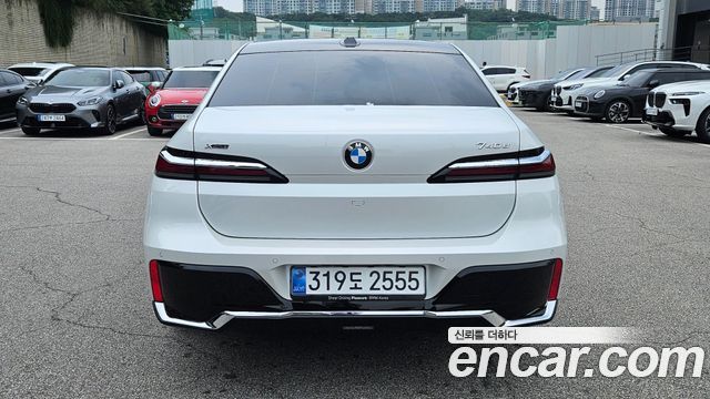 BMW 7-Series 740d xDrive M Sport — пробег 8 809 км — фото 4 из 5