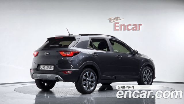 Kia Stonic из Кореи Encar