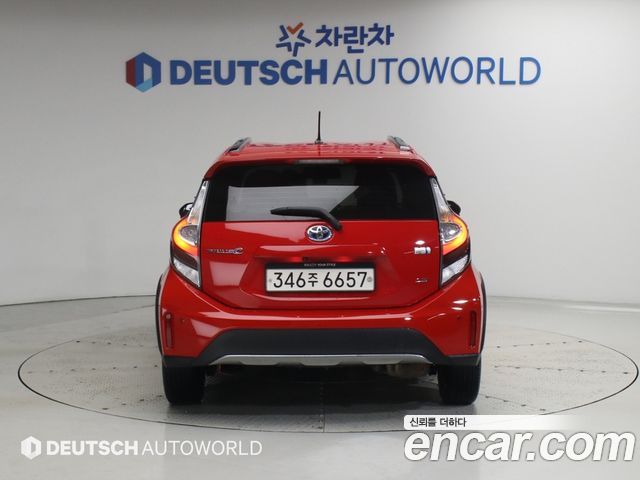 Toyota Prius 1.5 Crossover — пробег 71 023 км — фото 4 из 5