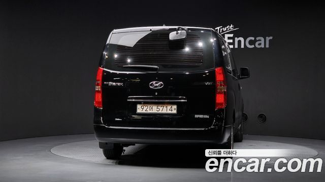 Hyundai Starex Van 5-Seater Style — пробег 46 740 км — фото 4 из 5