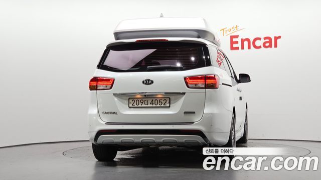 Kia Carnival из Кореи Encar