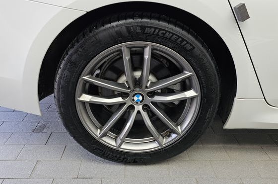 BMW 5-Series 520d xDrive M Sport Package Plus — пробег 97 930 км — фото 5 из 5