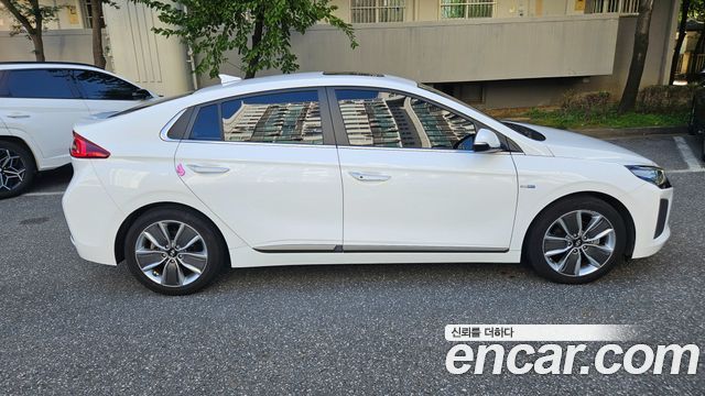 Hyundai Ioniq Q — пробег 95 702 км — фото 1 из 5