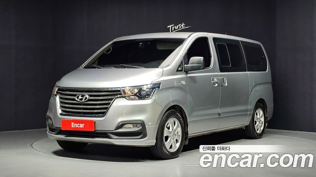 Hyundai Starex Wagon 11-Seater Smart — пробег 68 415 км — фото 1 из 5