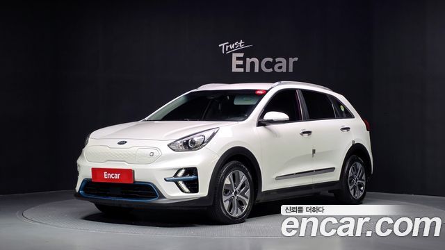 Kia Niro Prestige — пробег 174 526 км — фото 1 из 5