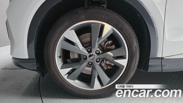 Audi Q4 e-tron из Кореи Encar
