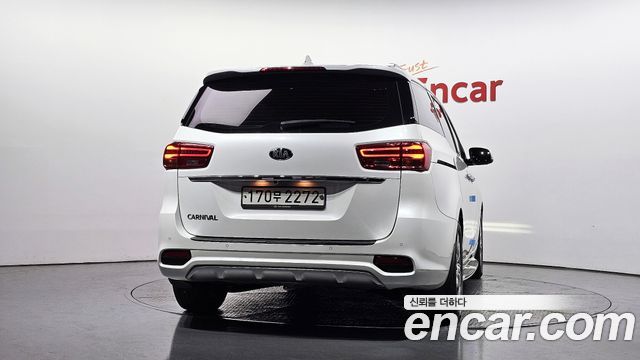 Kia Carnival из Кореи Encar