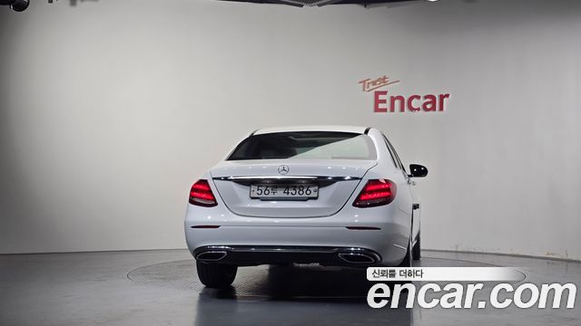 Mercedes-Benz E-Class из Кореи Encar