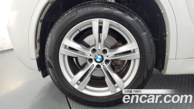 BMW X5 xDrive 30d M Sport package — пробег 132 128 км — фото 5 из 5