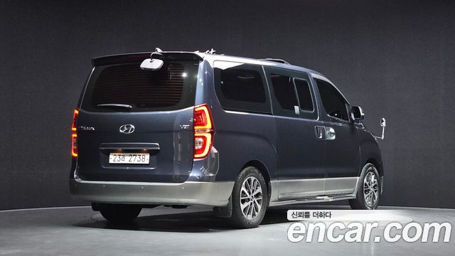 Hyundai Starex Urban 9-Seater Exclusive — пробег 140 256 км — фото 2 из 5