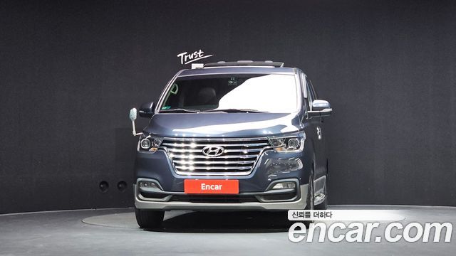 Hyundai Starex Urban 9-Seater Exclusive — пробег 140 256 км — фото 3 из 5