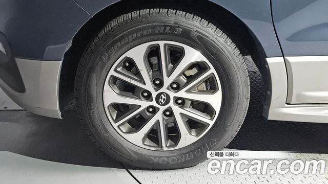Hyundai Starex Urban 9-Seater Exclusive — пробег 140 256 км — фото 5 из 5