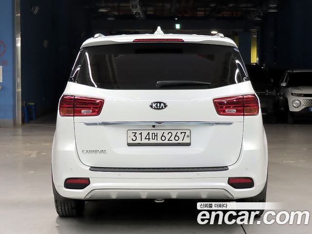 Kia Carnival из Кореи Encar