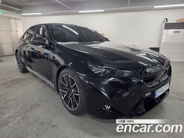 BMW M5 M5 Sedan — пробег 4 100 км — фото 1 из 5