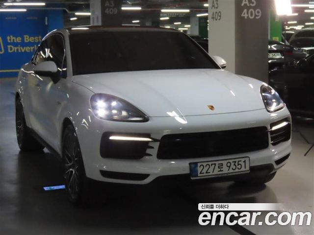 Porsche Cayenne 3.0 E-Hybrid Coupe — пробег 56 000 км — фото 2 из 5