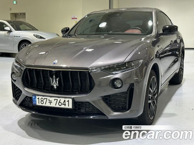 Maserati Levante 3.0 S AWD Modena — пробег 8 400 км — фото 1 из 5