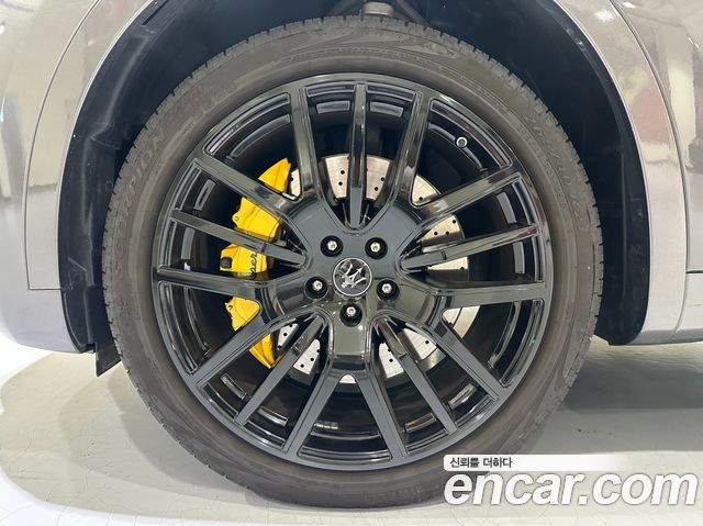 Maserati Levante 3.0 S AWD Modena — пробег 8 400 км — фото 5 из 5