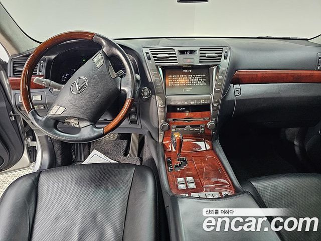 Lexus LS из Кореи Encar