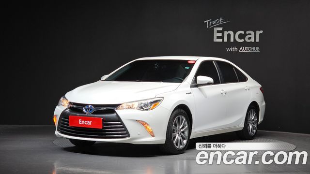 Toyota Camry Hybrid LE — пробег 113 798 км — фото 1 из 5