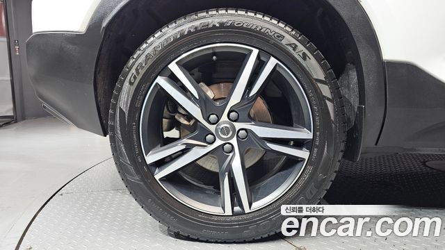 Volvo XC40 из Кореи Encar