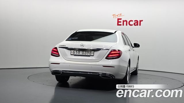 Mercedes-Benz E-Class из Кореи Encar