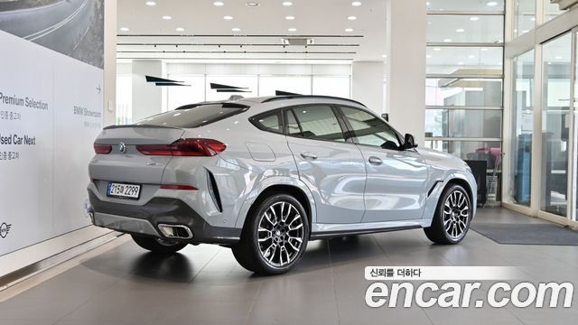 BMW X6 xDrive40i M Sport — пробег 4 965 км — фото 2 из 5