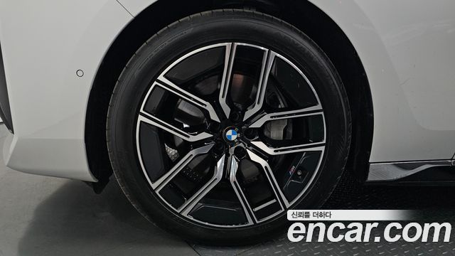 BMW 7-Series 740i xDrive M Sport — пробег 4 121 км — фото 5 из 5