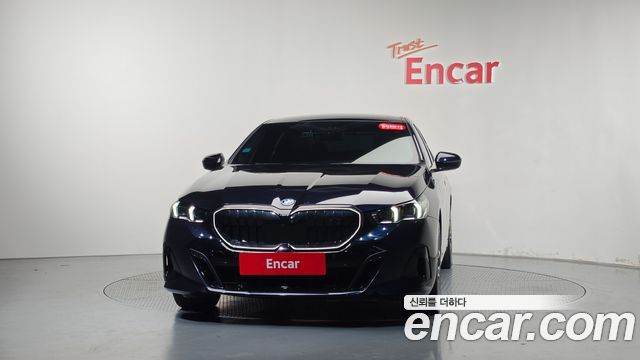 BMW i5 xDrive 40 M Sport — пробег 18 023 км — фото 3 из 5