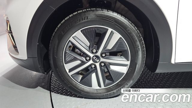 Kia Niro 1.6 HEV Prestige — пробег 112 926 км — фото 5 из 5