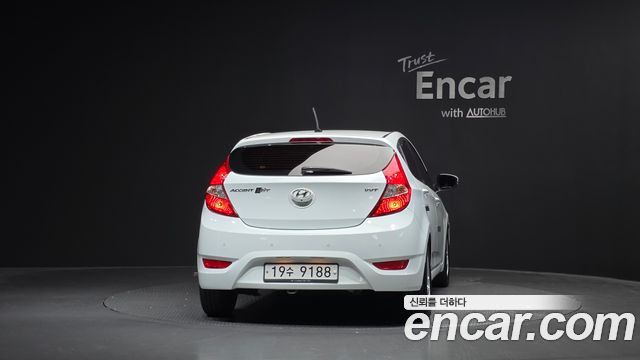 Hyundai Accent WIT 1.4 VVT Premier — пробег 82 181 км — фото 4 из 5