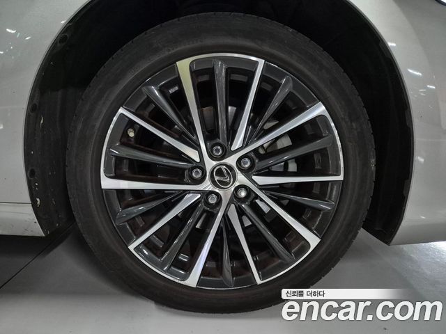 Lexus ES Luxury — пробег 96 876 км — фото 5 из 5