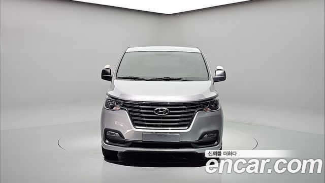 Hyundai Starex Van 3-Seater Smart — пробег 67 061 км — фото 3 из 5