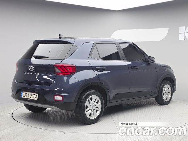 Hyundai Venue 1,6 Premium — пробег 13 998 км — фото 4 из 5