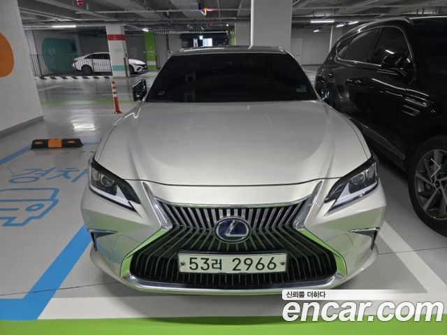 Lexus ES Luxury Plus — пробег 131 375 км — фото 1 из 5