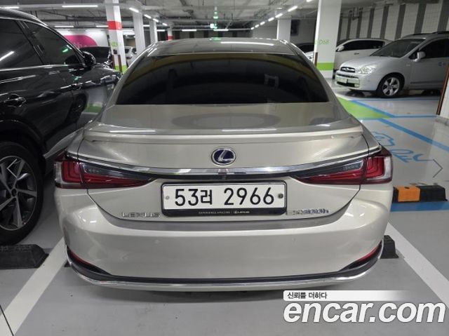 Lexus ES Luxury Plus — пробег 131 375 км — фото 3 из 5