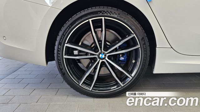 BMW 3-Series 330e M Sport — пробег 98 450 км — фото 5 из 5