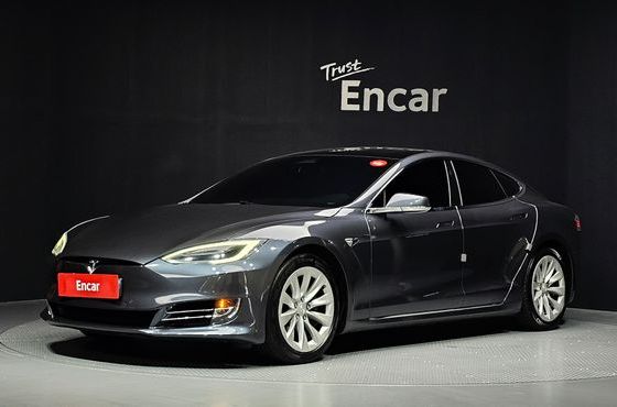 Tesla Model S 90D — пробег 186 162 км — фото 1 из 5